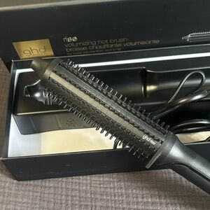 ghd rise volumizing hot brush 1.25 in barrel